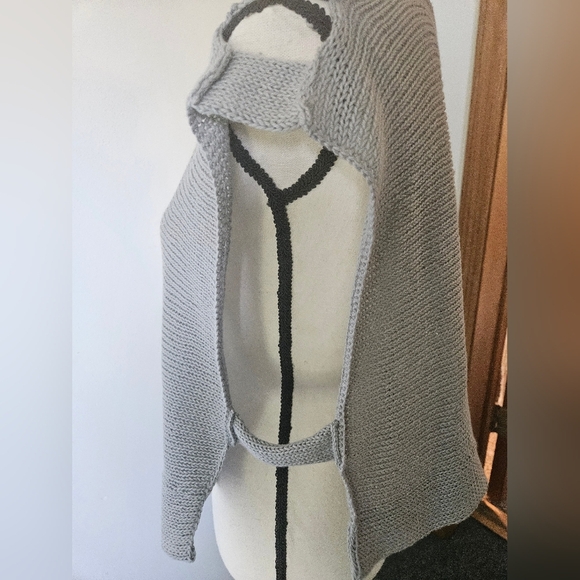 Small Boutique Brand Knit Trendy Lightweight Top Small - Picture 4 of 6